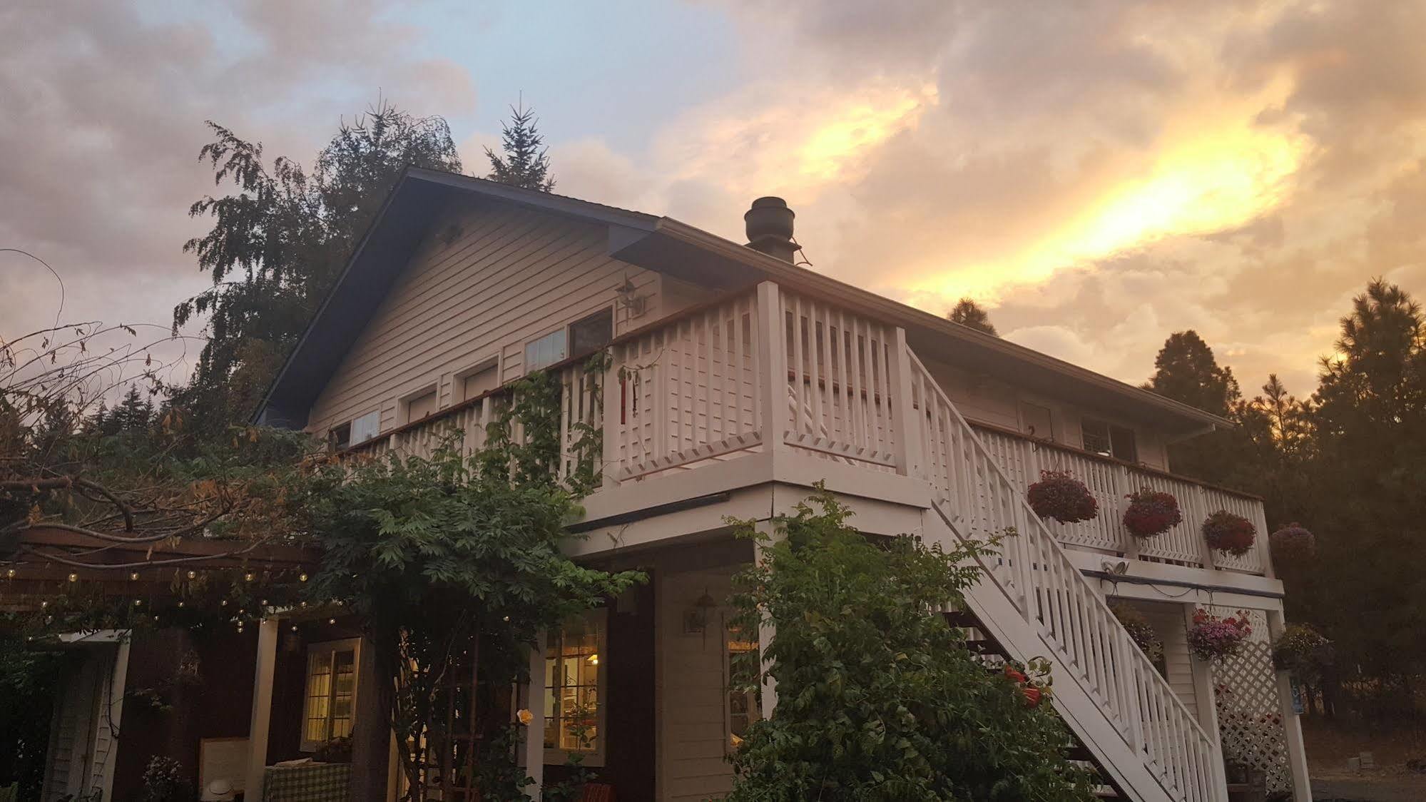 Rubyjune Inn White Salmon エクステリア 写真